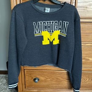 University of Michigan crop sweatshirt. Size S.
